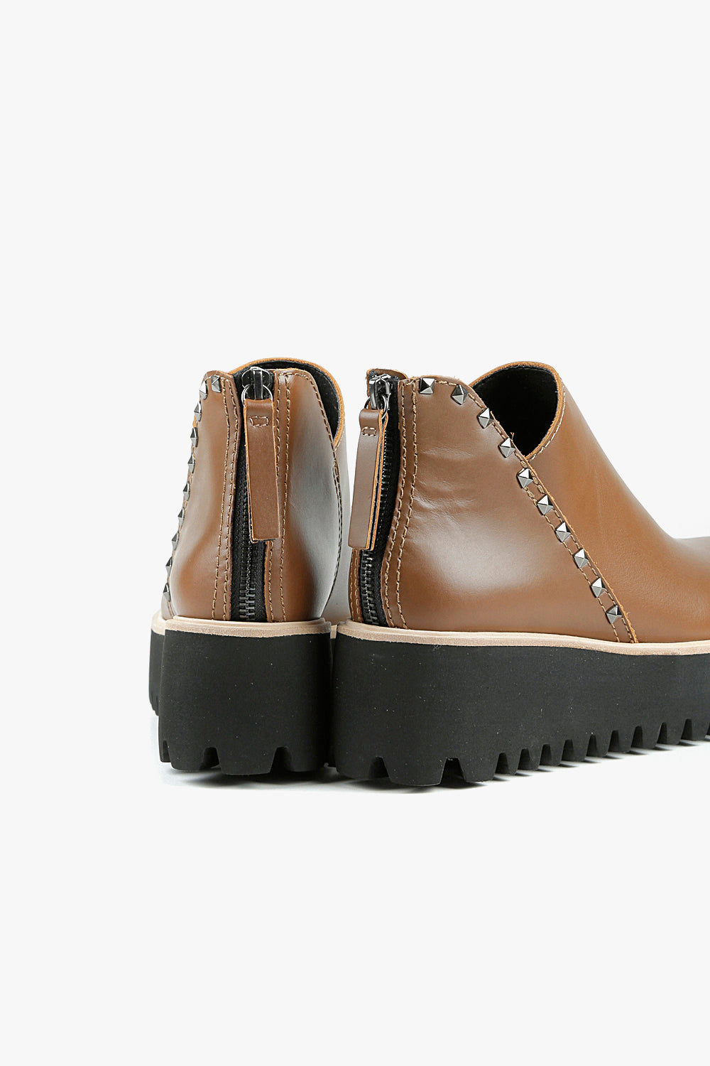 Flatform Stud