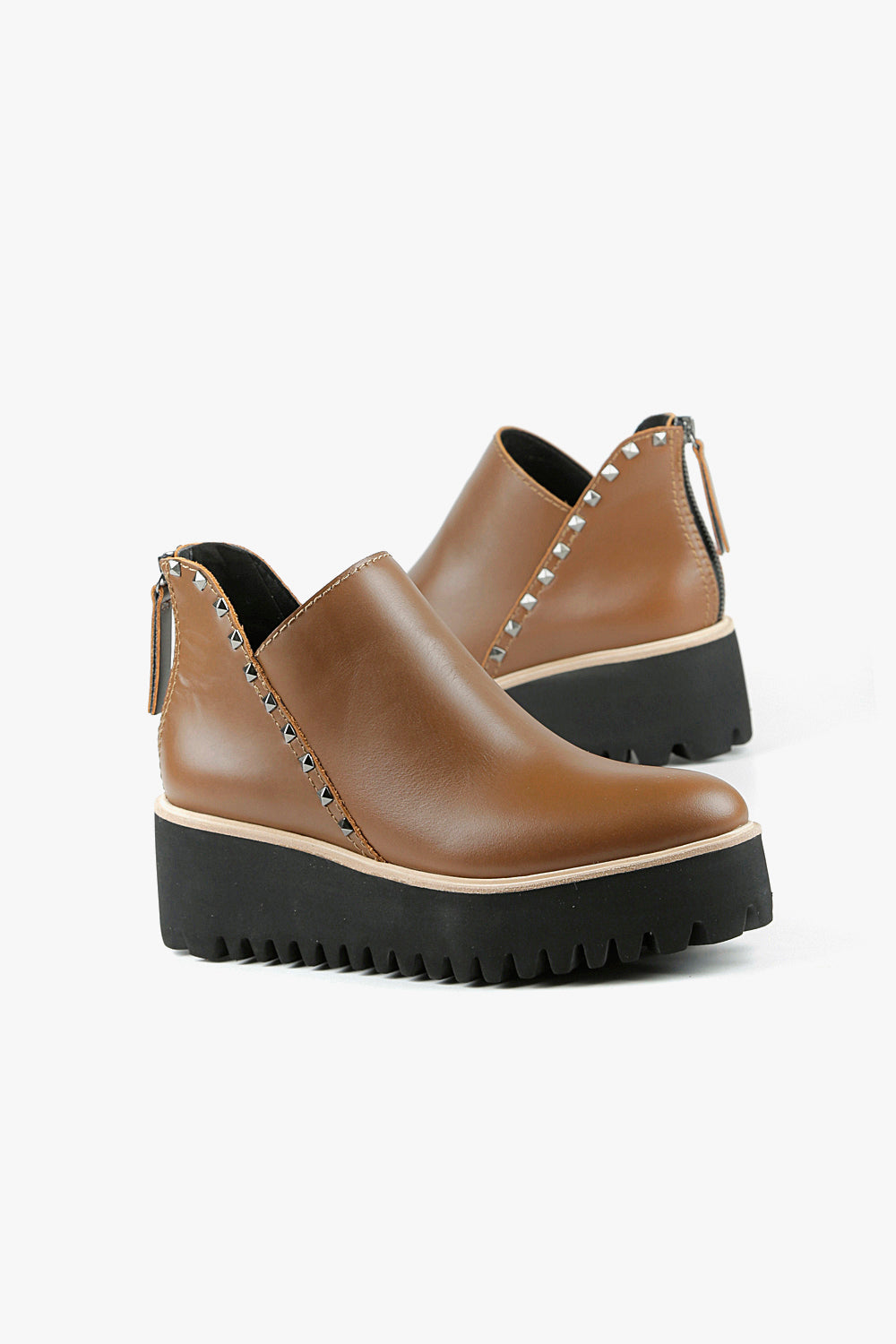 Flatform Stud