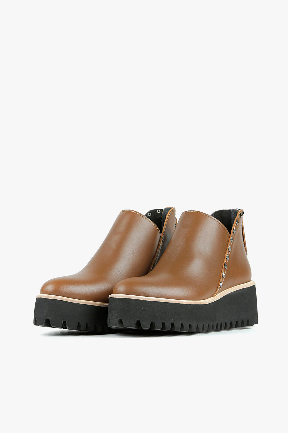 Flatform Stud