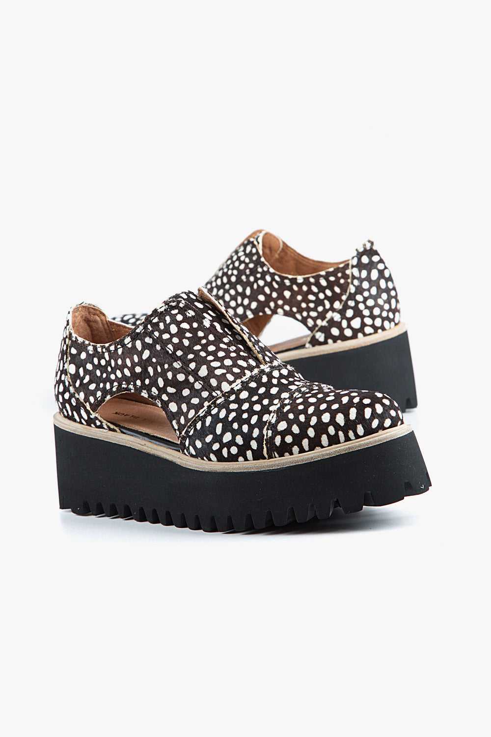 Cutout Cowman Flatform