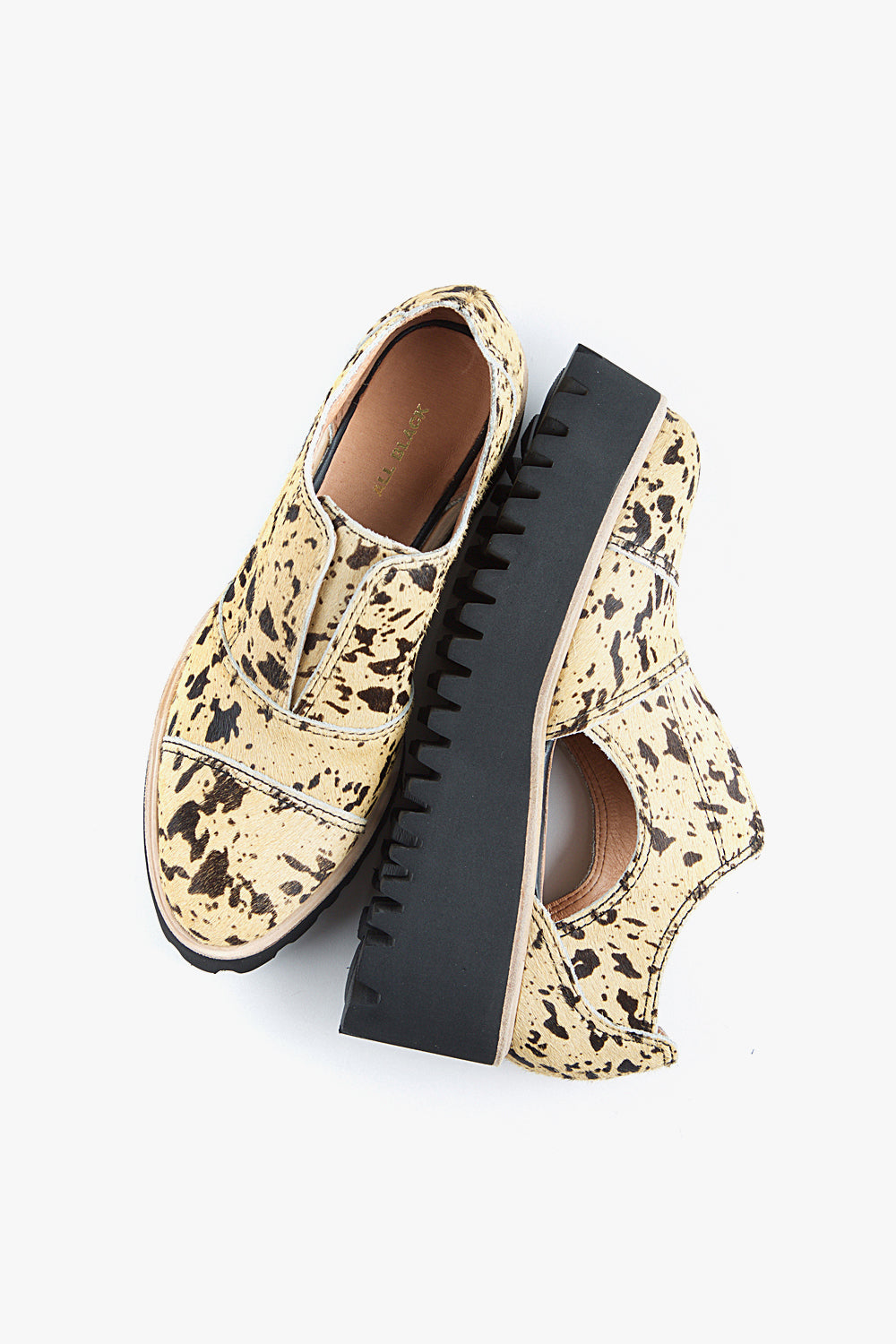 Cutout Cowman Flatform