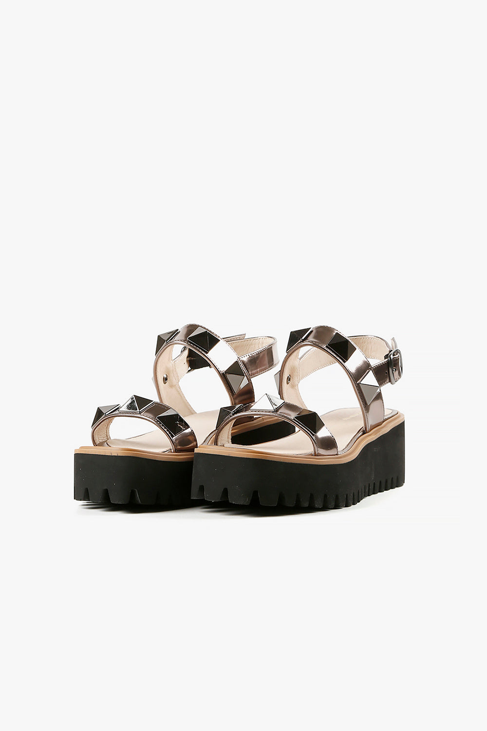 Pyramid Stud Flatform