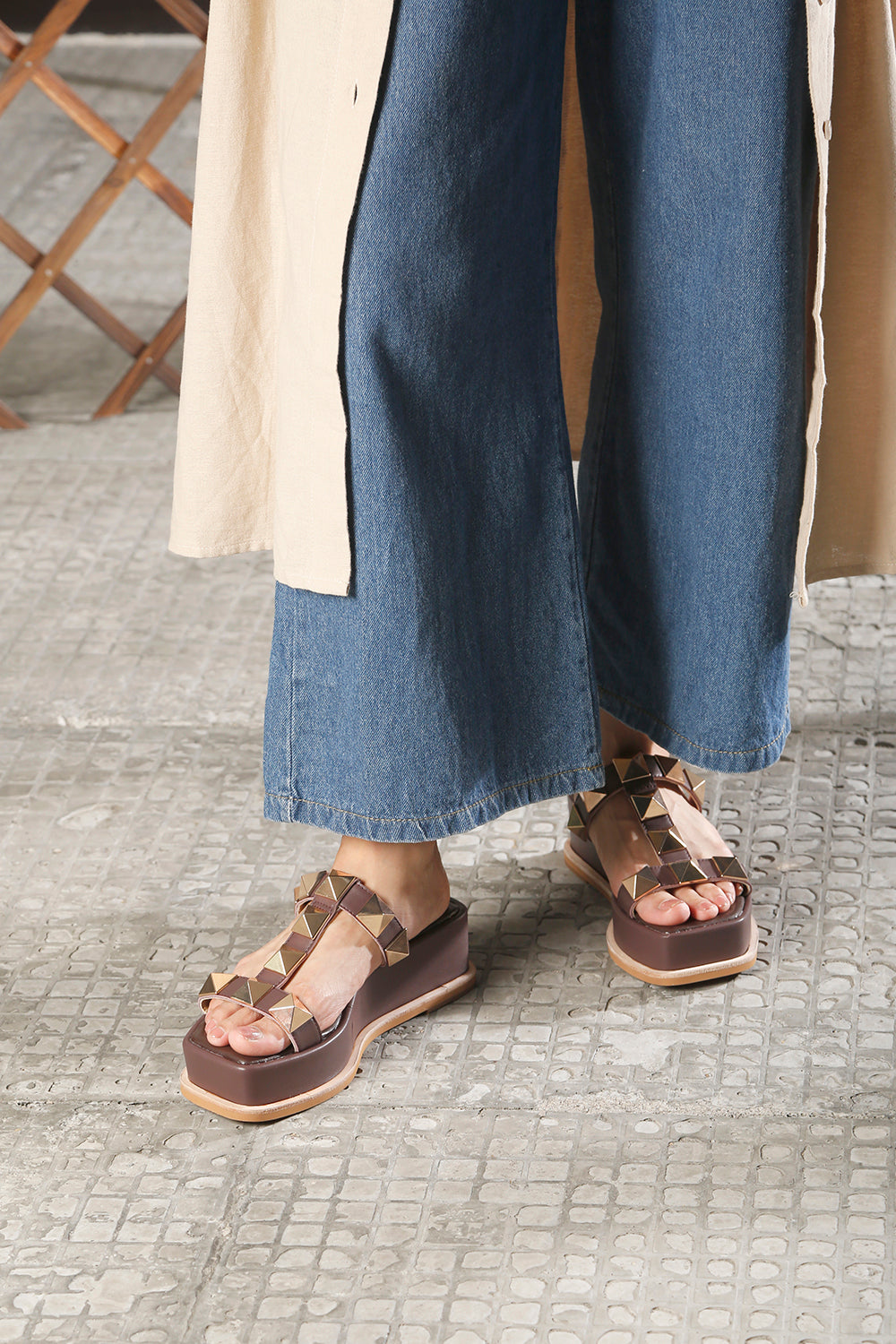 Pyramid T Sandal