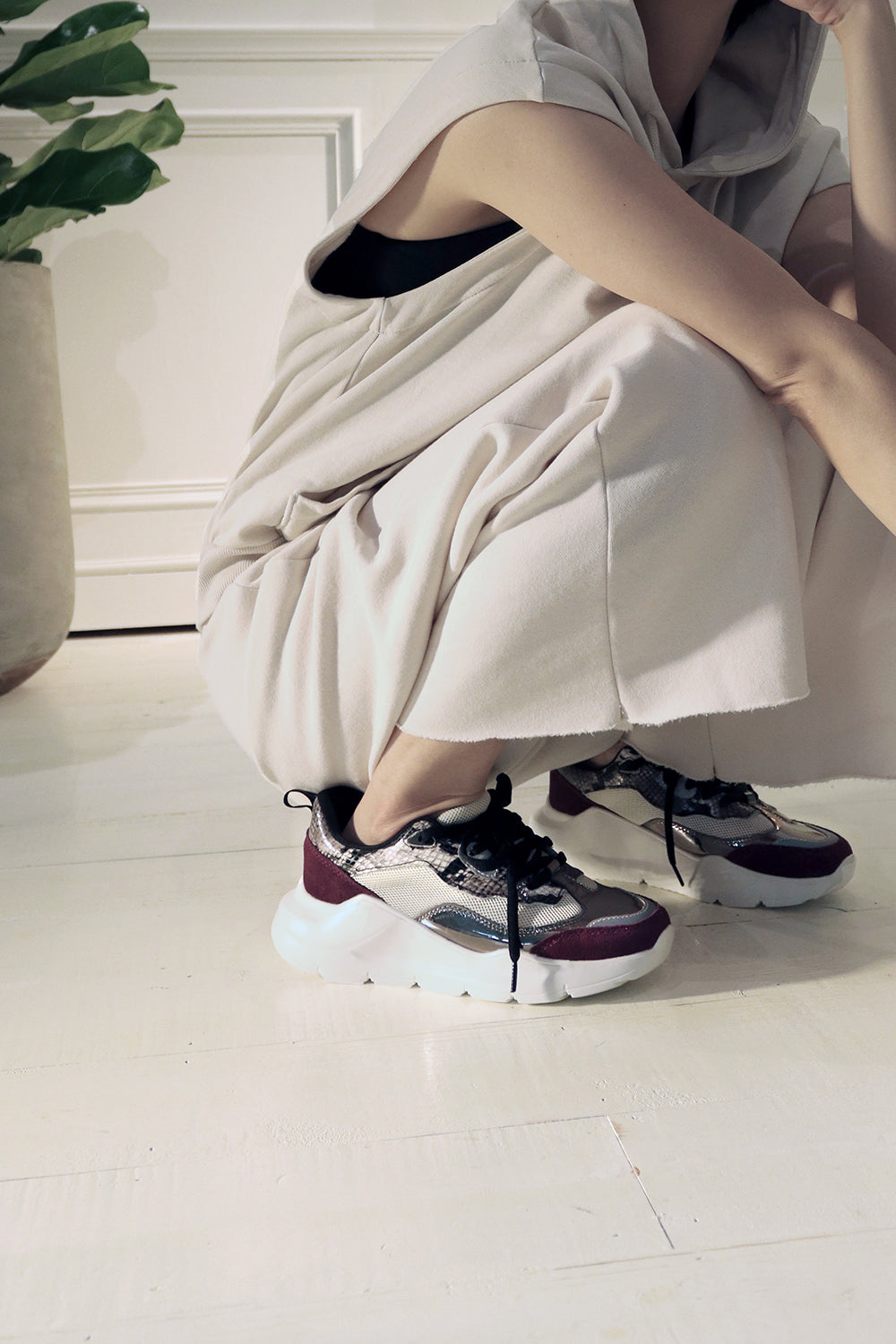Nu Wave Fashion Sneak