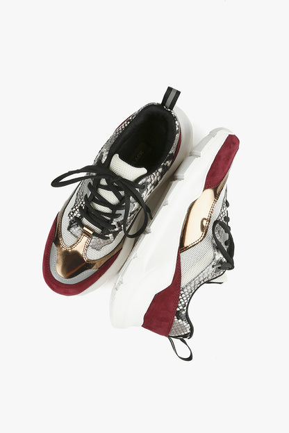 Nu Wave Fashion Sneak