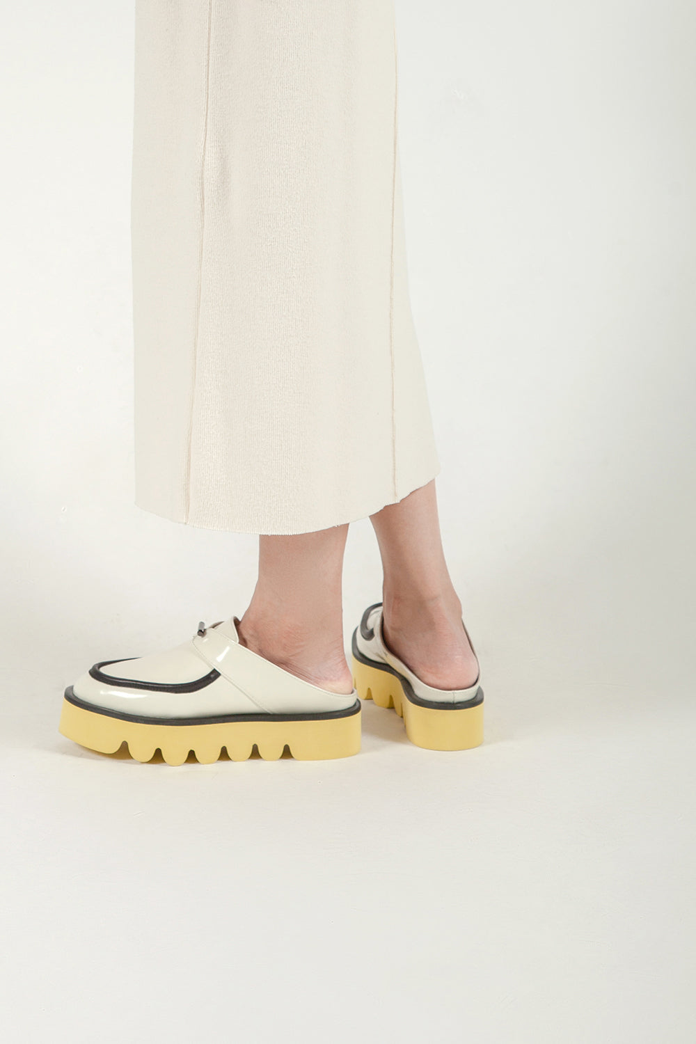 Tab Collar Round Lugg
